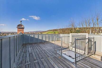 Ruhig gelegene 3,5-Zimmer-Dachgeschosswohnung mit grandioser Dachterrasse nahe dem Stadtwald - Wiesbaden