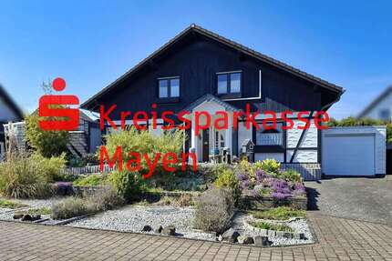 Haus zum Kaufen in Bell 599.000,00 € 219 m²