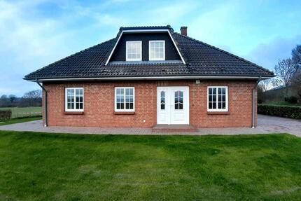 Einfamilienhaus - 950,00&nbsp;EUR Kaltmiete, ca.&nbsp; 130,00&nbsp;m&sup2; in Schwabstedt (PLZ: 25876)