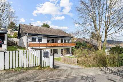 Haus zum Kaufen in Eppstein 649.000,00 € 236 m²