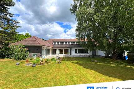 Haus zum Kaufen in Bad Driburg 449.000,00 € 369 m²