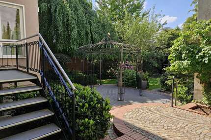 Haus zum Kaufen in Bergisch Gladbach Refrath 997.000,00 € 193.2 m² - Bergisch Gladbach / Refrath