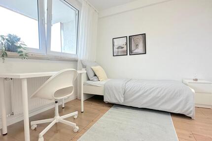 Zimmer frei in 4er-WG – Luthmerstraße 53, Frankfurt am Main