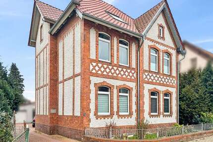 Haus zum Kaufen in Giesen 498.000,00 € 295 m²