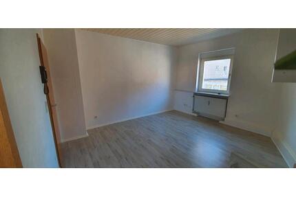 1 Zimmer Appartement - 350,00&nbsp;EUR Kaltmiete, ca.&nbsp; 28,00&nbsp;m&sup2; in Zweibrücken (PLZ: 66482)