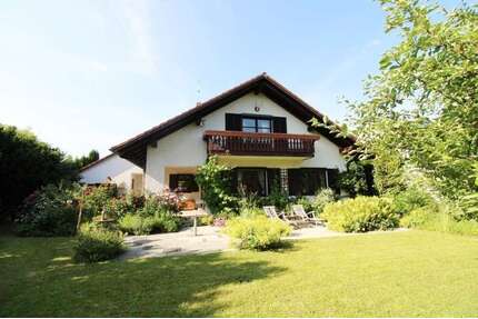 Haus zum Kaufen in Stadtbergen 1.350.000,00 € 178 m²