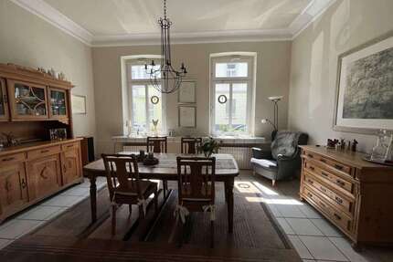 Haus zum Kaufen in Duisburg 385.000,00 € 243 m²