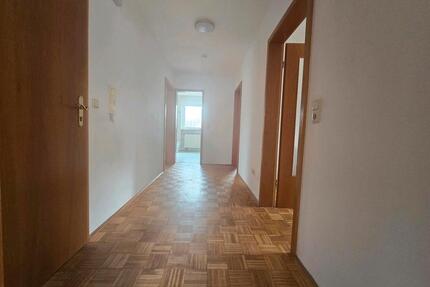 Helle 3,5 Zimmer Wohnung mit Balkon nahe Naturschutzgebiet - Würzburg Heuchelhof