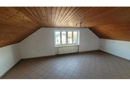 Große und helle 2 ZKB Dachgeschosswohnung - Königsmoos
