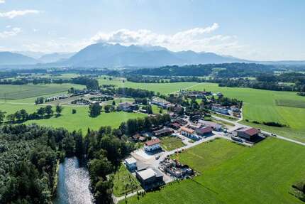 Büro in Übersee 995,00 € 82 m² - 995,00&nbsp;EUR Kaltmiete, ca.&nbsp; 82,00&nbsp;m&sup2; in Übersee (PLZ: 83236)