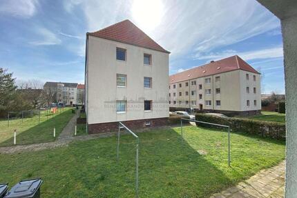 Offene Besichtigung 21.05. um 15 Uhr! Renovierte 3-Zimmer-Wohnung in sanierter, ruhiger Wohnanlage - Dessau-Roßlau