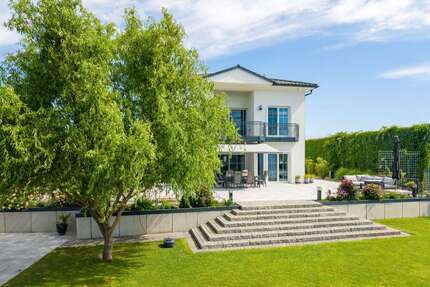 Haus zum Kaufen in Rathenow 2.850.000,00 € 330 m²