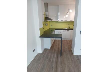 Sanierte 2-Zimmer WG, zentrumsnah, EG, EBK, Terrasse, Stellpl. - Pößneck