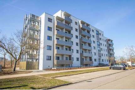 Wohnung zum Mieten in Halle (Saale) 265,00 € 30.72 m²