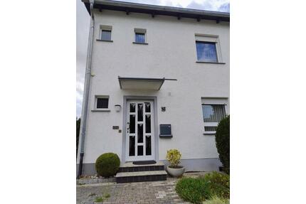 Doppelhaushälfte zu vermieten - 1.000,00&nbsp;EUR Kaltmiete, ca.&nbsp; 83,00&nbsp;m&sup2; in Bad Camberg (PLZ: 65520)