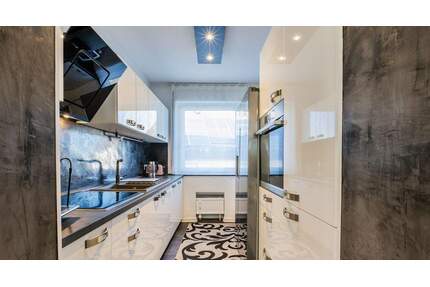 Traumhafte 90 m²-Whg. . Komplett modernisiert mit Klima, Garage & Stellplatz - Wolfschlugen