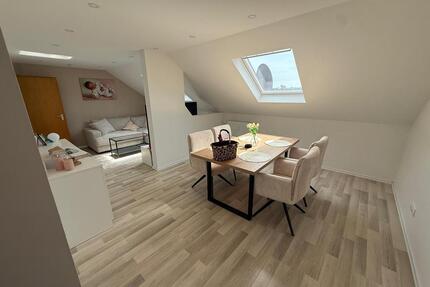 Helle, moderne 2 ZKB Dachgeschosswohnung - Friedrichsthal