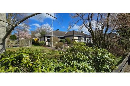 Familienidyll in Kleinburgwedel: 6 Zi, 3 Bäder, Küche + Kamin