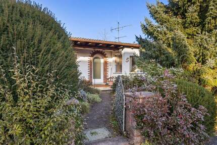 Traum-Bungalow, Sanierungsbedürftig in bester Lage Markgröningens