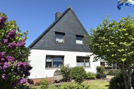 Ein Stück Landglück- Einfamilienhaus mit großem Grundstück, Dachterrasse & Garage - Heist