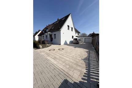 Modernisierte Doppelhaushälfte mit 2 Eigentumswohnungen, Garten & Garage in Bielefeld Quelle - Bielefeld / Quelle