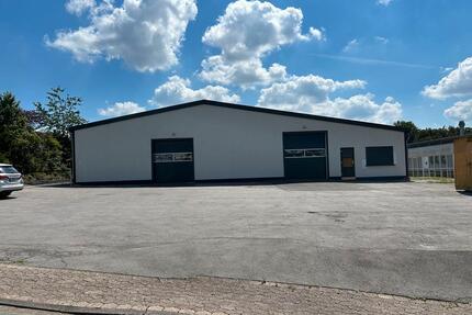 Modernisierte Produktions-Lagerhalle mit Büro-Sozialräumen + Parkplätzen - Detmold Hiddesen
