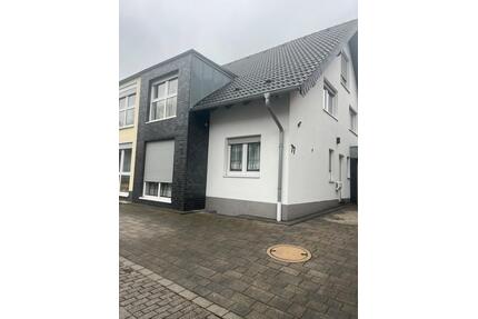Schöne Haus in ruhigen Ort 205qm - Siegburg