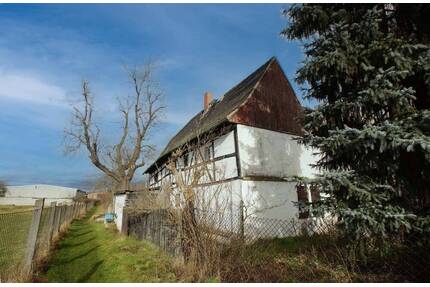 Ruhiger Dreiseitenhof mit Entwicklungspotenzial in Pegau