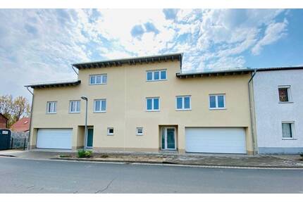 Doppelhaushälfte mit Fußbodenheizung, Garage und Garten zu vermieten! - Salzatal Lieskau