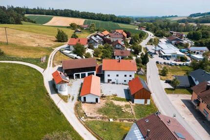 Anwesen Bauerhof dreiseithof mit Baugrundstück - Kößlarn