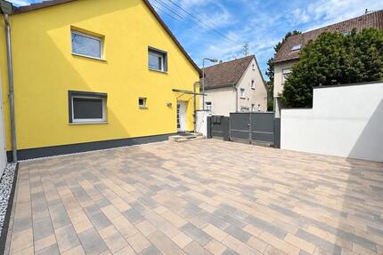 Einfamilienhaus in Frankfurt-Sossenheim kernsaniert bezugsfrei - Frankfurt am Main
