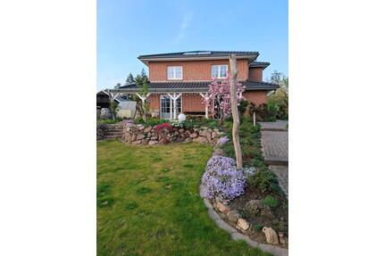 Modernes Einfamilienhaus mit Pool und Carport in Südergellersen - Kirchgellersen