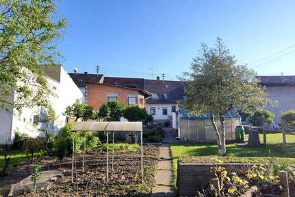 Haushälfte mit 2 separaten Wohnungen, großer Garten **OHNE PROVISION** - Östringen-Odenheim
