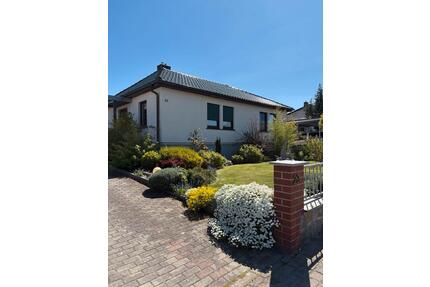 Haus am See - 255.000,00&nbsp;EUR Kaufpreis, ca.&nbsp; 100,00&nbsp;m&sup2; in Friedland (PLZ: 17098)