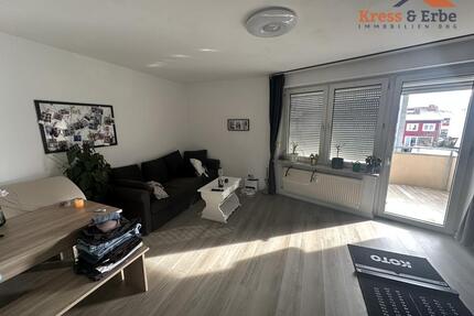 3-Zimmer-Wohnung mit Balkon, Einbauküche und KFZ-Stellplatz in ruhigem Wohngebiet von Schlüchtern
