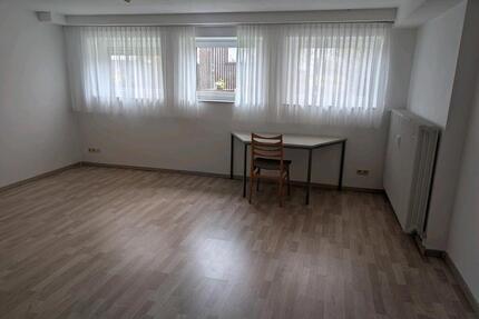 Einliegerzimmer, teilmöbliert - 340,00&nbsp;EUR Kaltmiete, ca.&nbsp; 22,00&nbsp;m&sup2; in Veitshöchheim (PLZ: 97209)