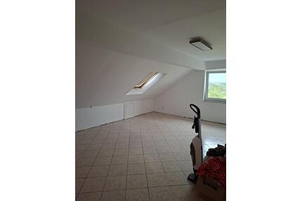 Wohnung zu vermieten - 1.200,00&nbsp;EUR Kaltmiete, ca.&nbsp; 92,00&nbsp;m&sup2; in Overath (PLZ: 51491)