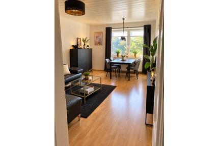 Helle 4-Zimmer-Wohnung mit Balkon und Einbauküche - Kiel Wik