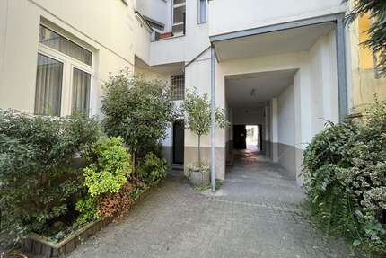 Wohnung zum Kaufen in Düsseldorf 299.000,00 € 86.97 m²