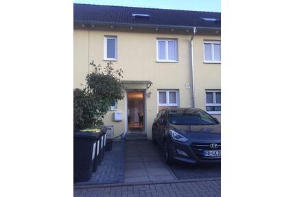**ANFRAGESTOP** RMH in ruhiger Lage - 5 Zimmer - mit Pool** - Frankfurt am Main Nied