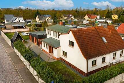 Haus zum Kaufen in Bitterfeld-Wolfen 179.000,00 € 130 m²