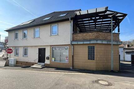 PROVISIONSFREI: Wohnhaus + Laden + Doppelgarage + Halle + Nebengebäude + Hof - Ortenberg Lißberg