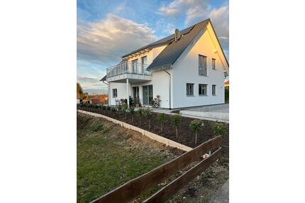 3,5 Zimmerwohnung mit Terrasse - 1.500,00&nbsp;EUR Kaltmiete, ca.&nbsp; 100,00&nbsp;m&sup2; in Eichstetten am Kaiserstuhl (PLZ: 79356)