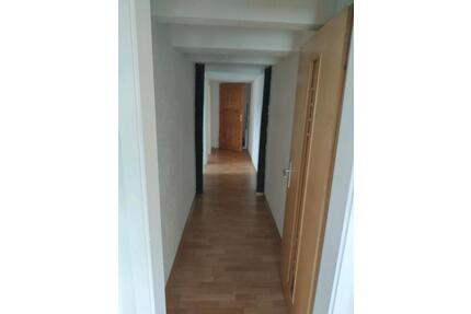 3 Zimmer Wohnung, Dachgeschoss, Zentrum v. Schöningen