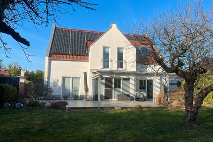 Luxuriöse Stadtvilla mit Pool und Sauna in der Alpheide - Nienburg (Weser)