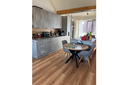 Dachgeschoss zum Träumen, Maisonette-Wohnung mit Balkon - Eichstetten am Kaiserstuhl