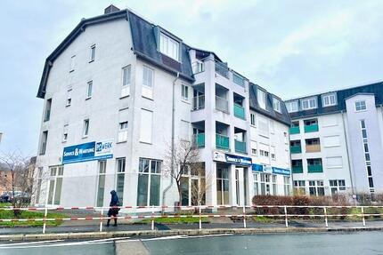 Attraktive 3-Zimmer-Dachgeschosswohnung mit Balkon, Einbauküche & Tiefgaragenstellplatz in zentraler Lage von Freital