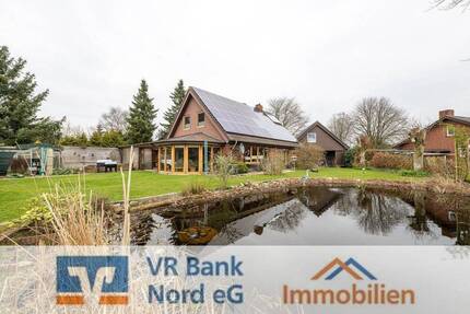 Umfassend modernisiertes Einfamilienhaus mit Garage auf herrlichem Südgrundstück - Süderlügum