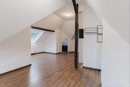 Einziehen & Wohlfühlen: 2-Zimmer-Juwel mit EBK, Stellplatz & Gartenmitnutzung in Obertshausen