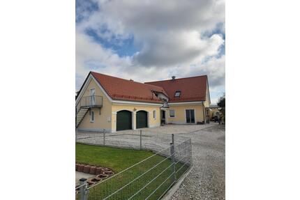 Mansardenwohnung mit Garage ab 1.8. in VohburgRockolding frei - Vohburg an der Donau